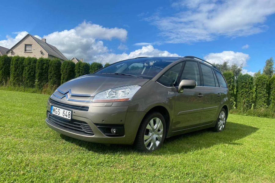 1-7 paroms, 35€ už parą. 8-14 parų, 28€ už parą. 15-30 parų, 23€ už parą. 30+ parų, 18€ už parą.