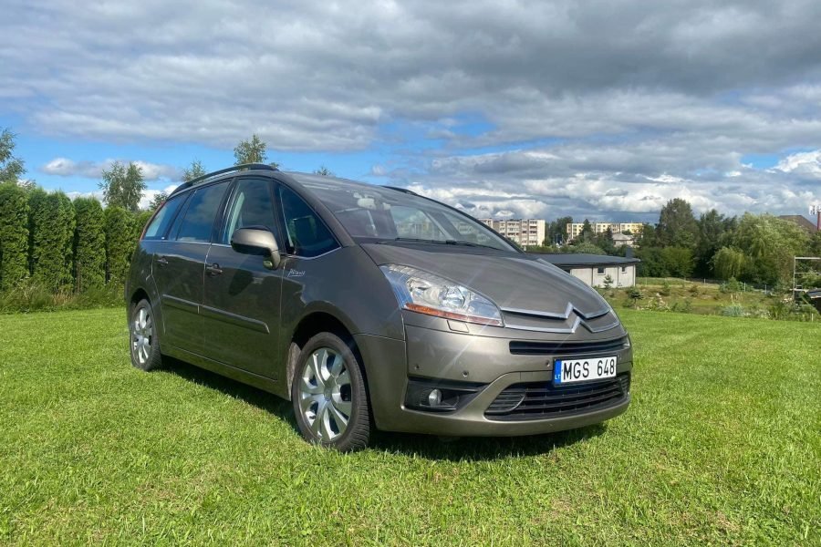 1-7 paroms, 35€ už parą. 8-14 parų, 28€ už parą. 15-30 parų, 23€ už parą. 30+ parų, 18€ už parą.