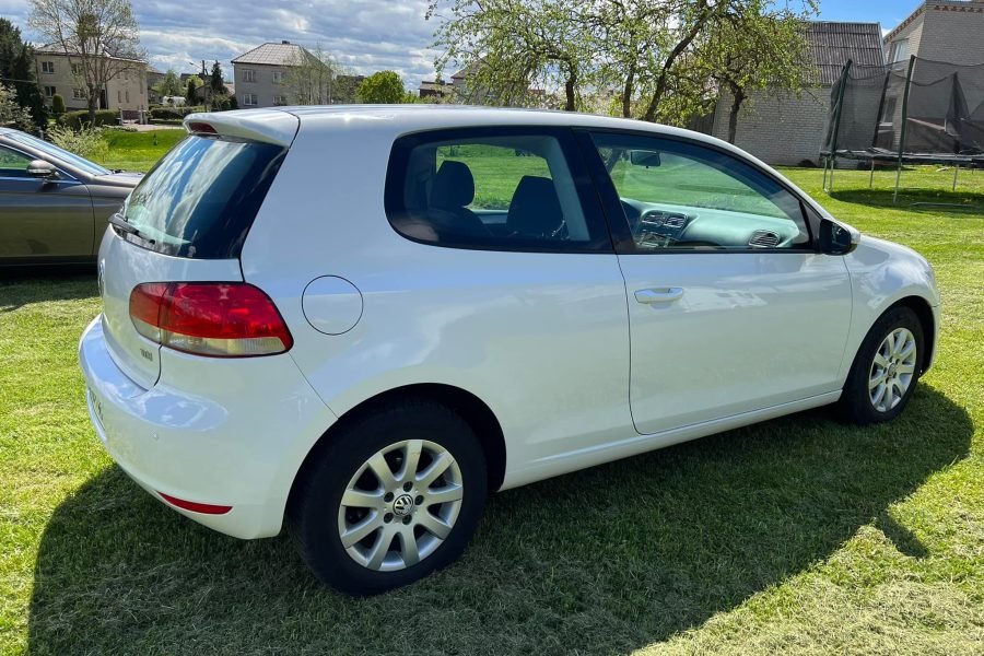 1-7 paroms, 30€ už parą. 8-14 parų, 25€ už parą. 15-30 parų, 20€ už parą. 30+ parų, 18€ už parą.