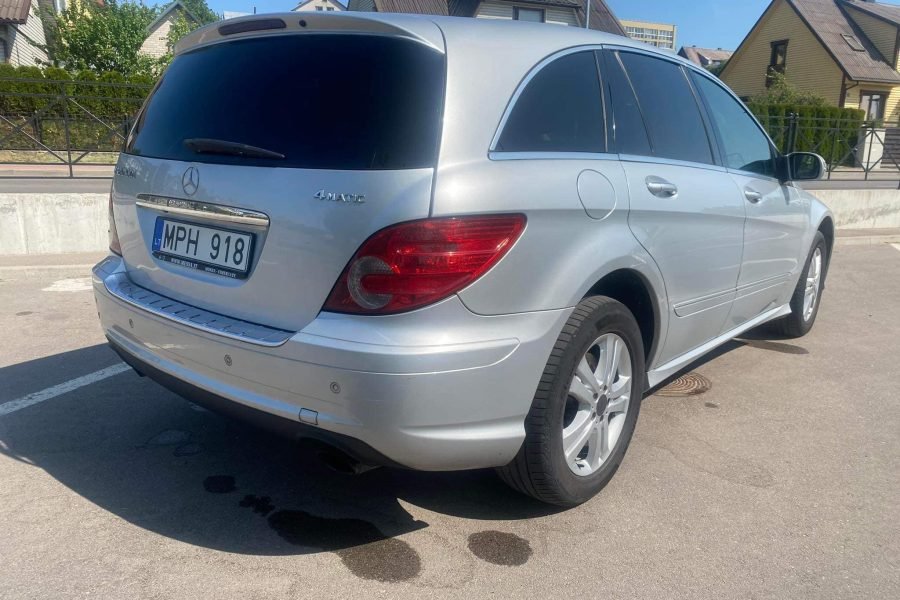 Mercedes- Benz Classe R320