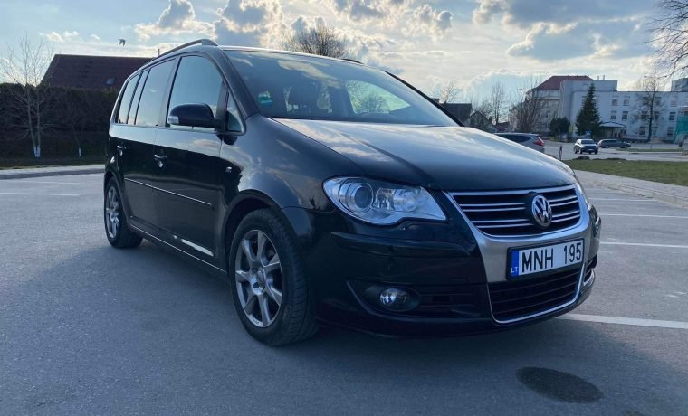 1-7 paroms, 35€ už parą. 8-14 parų, 28€ už parą. 15-30 parų, 23€ už parą. 30+ parų, 18€ už parą.