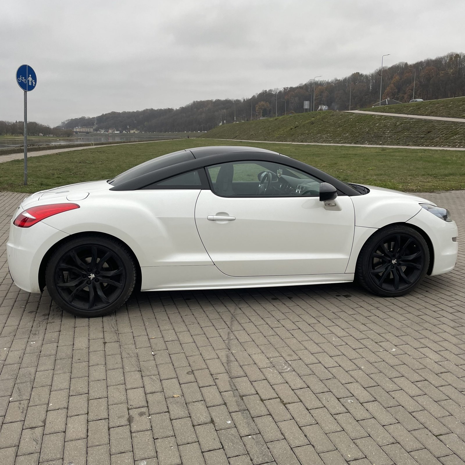 Peugeot RCZ